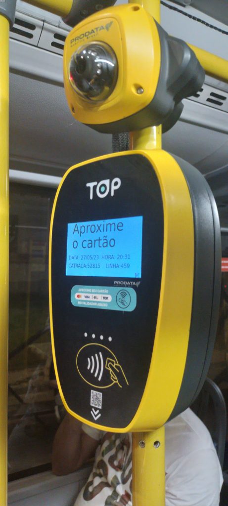 Imagem de validador indicando aceitar o pagamento com cartões de crédito e débito