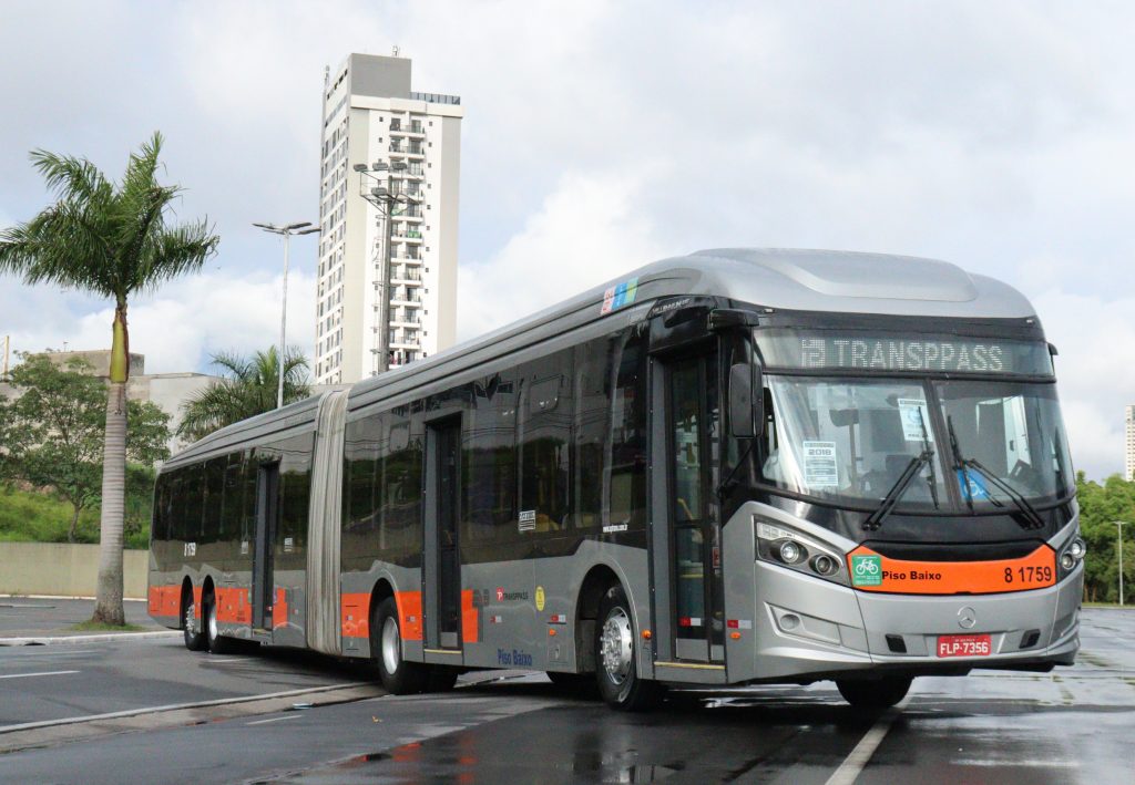 Veículo Superarticulado pertencente a Transppass que foi exposto na edição de 2022.