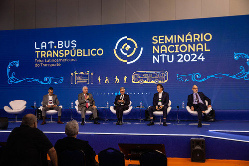 Abertura do Seminário NTU de 2024, junto a Lat.bus